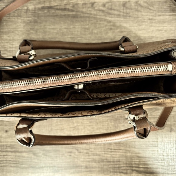 Guess brown purse with crossbody cord - Picture 4 of 8